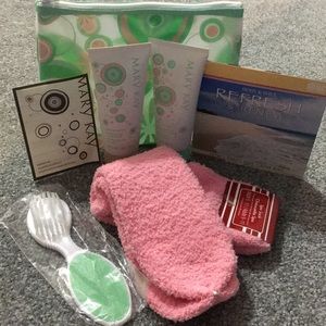 Brand New Mary Kay Pedicure Set